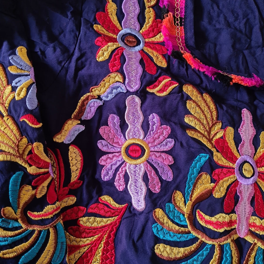 Yinzeun dark blue embroidered midi dress size M