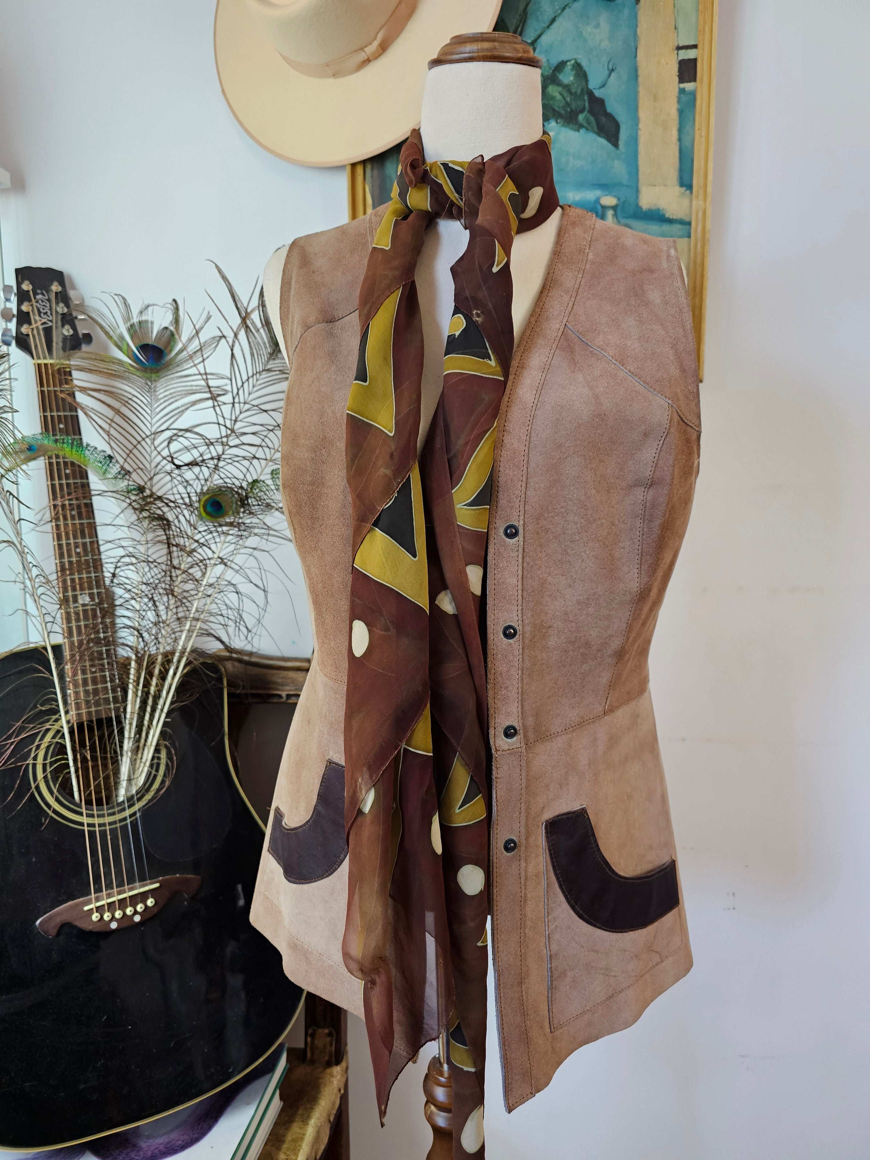 Vintage Two-Tone Suede Vest – Western Folk Classic