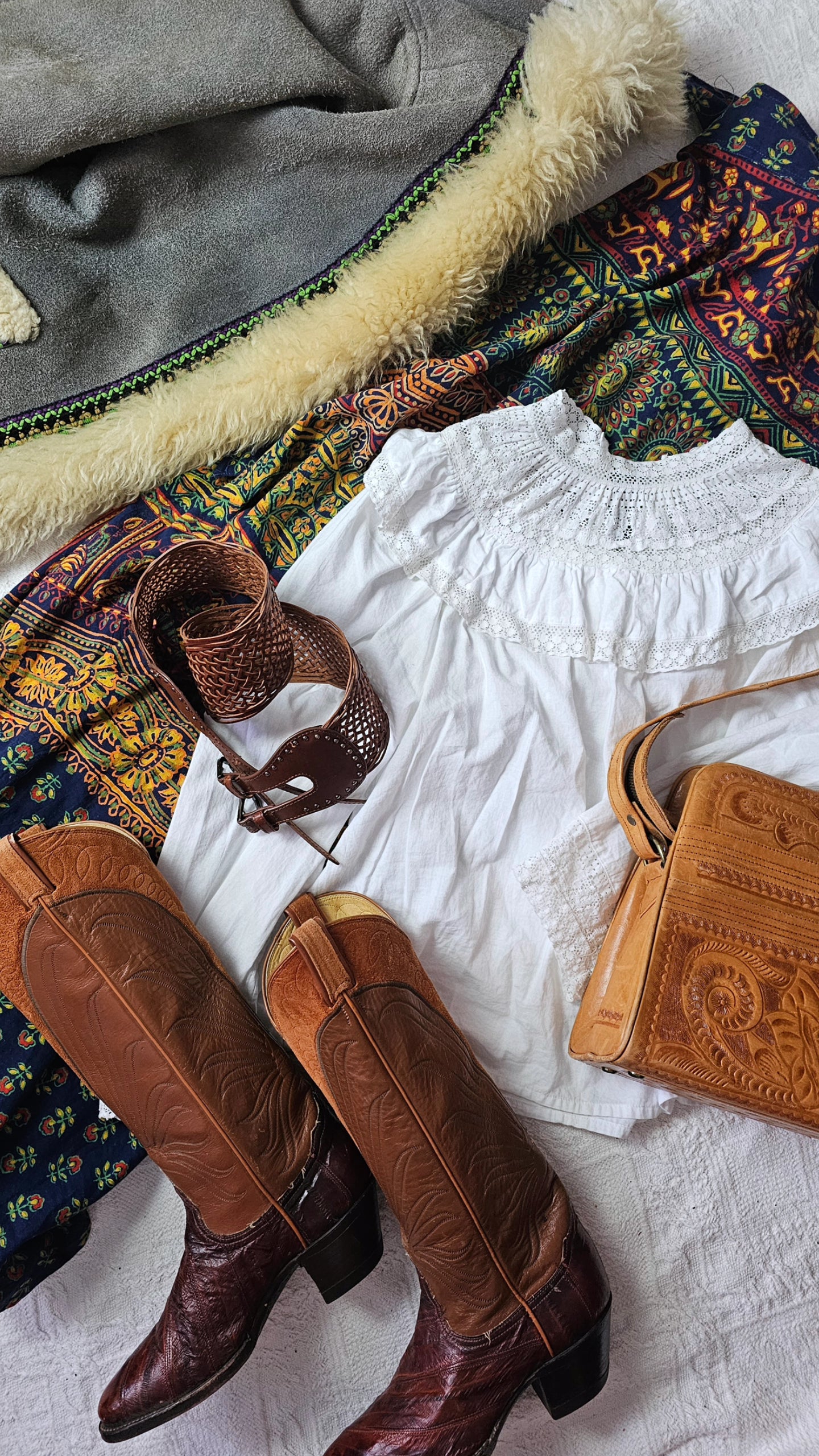 Free-Spirited Vintage Tops – Boho, Western & Rock Styles