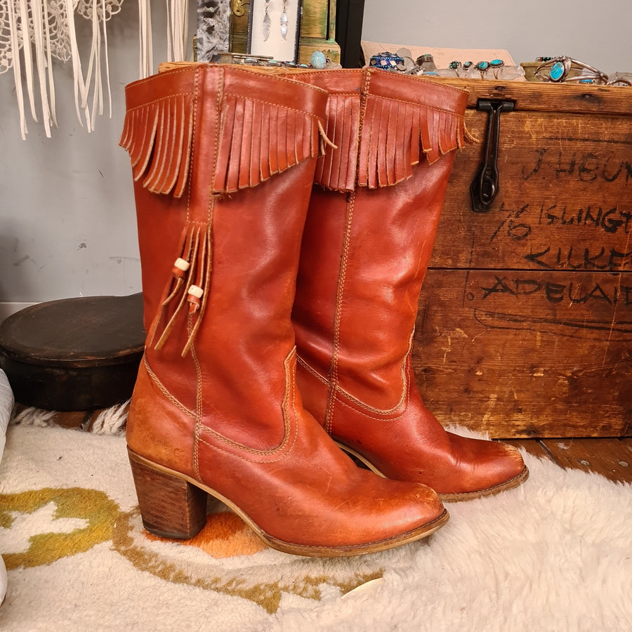 Vintage romanian boots 7.5