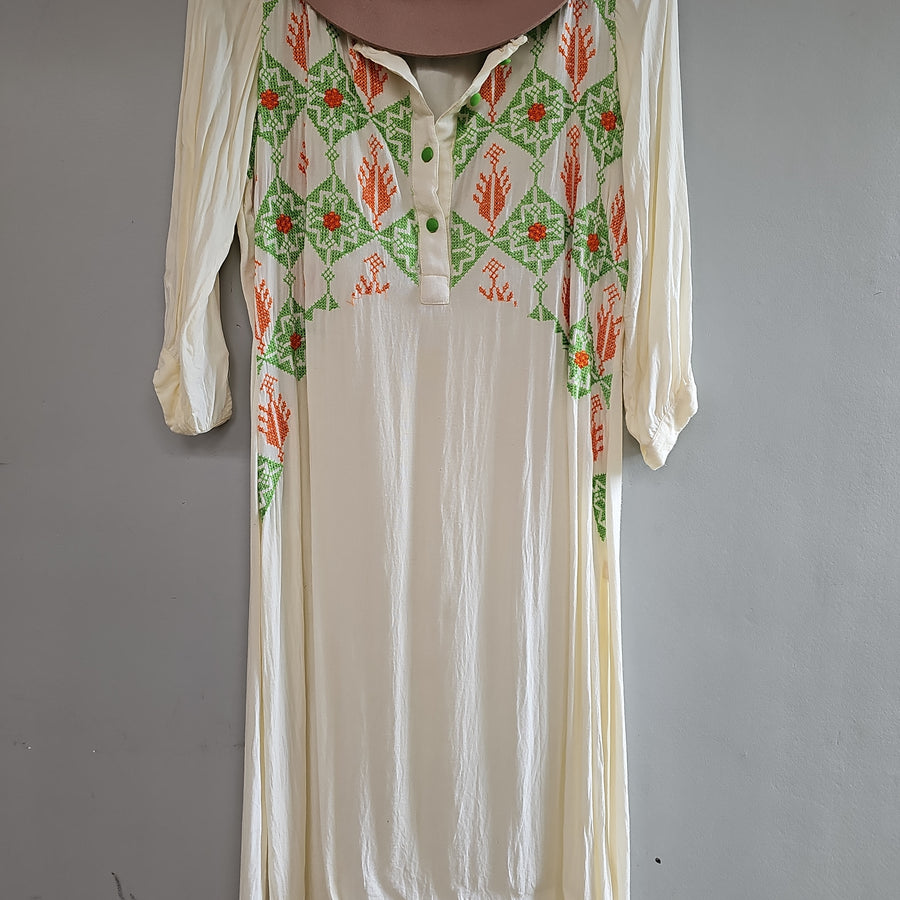 Embroidered Lightweight Kaftan with Buttons - L