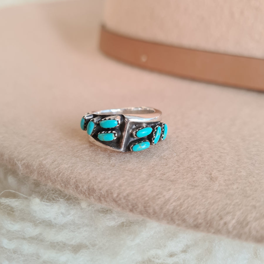 Navajo sterling silver tourquoise ring