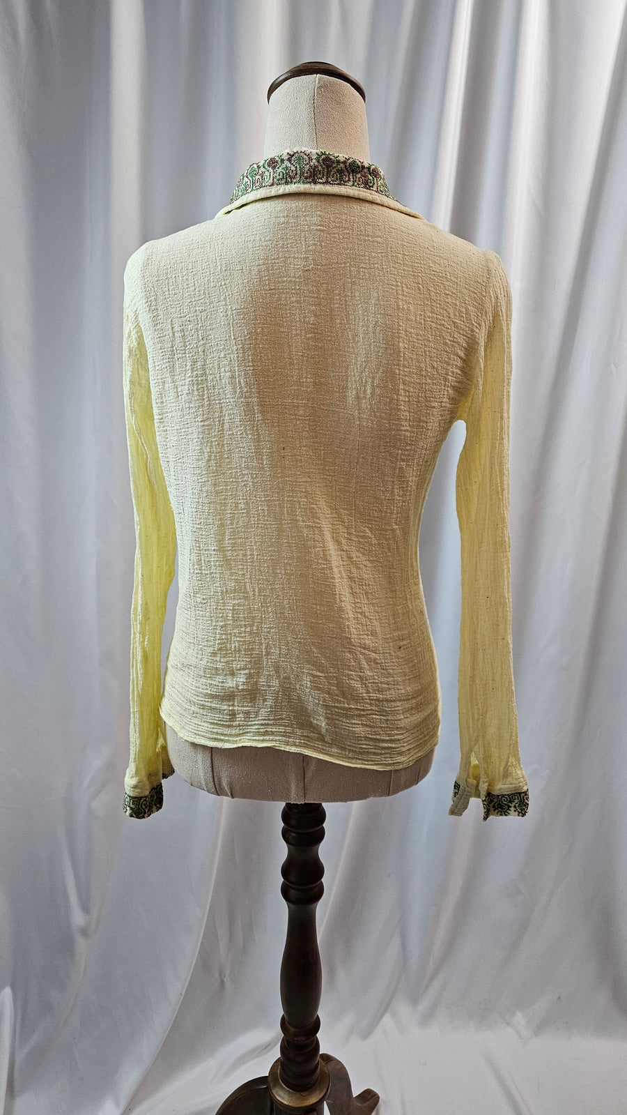 VINTAGE 1970s cheesecloth cotton embroidered shirt size 8/10 (10tag)