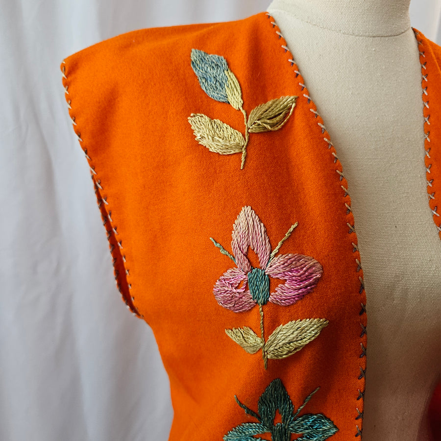 Vintage embroidered vest S