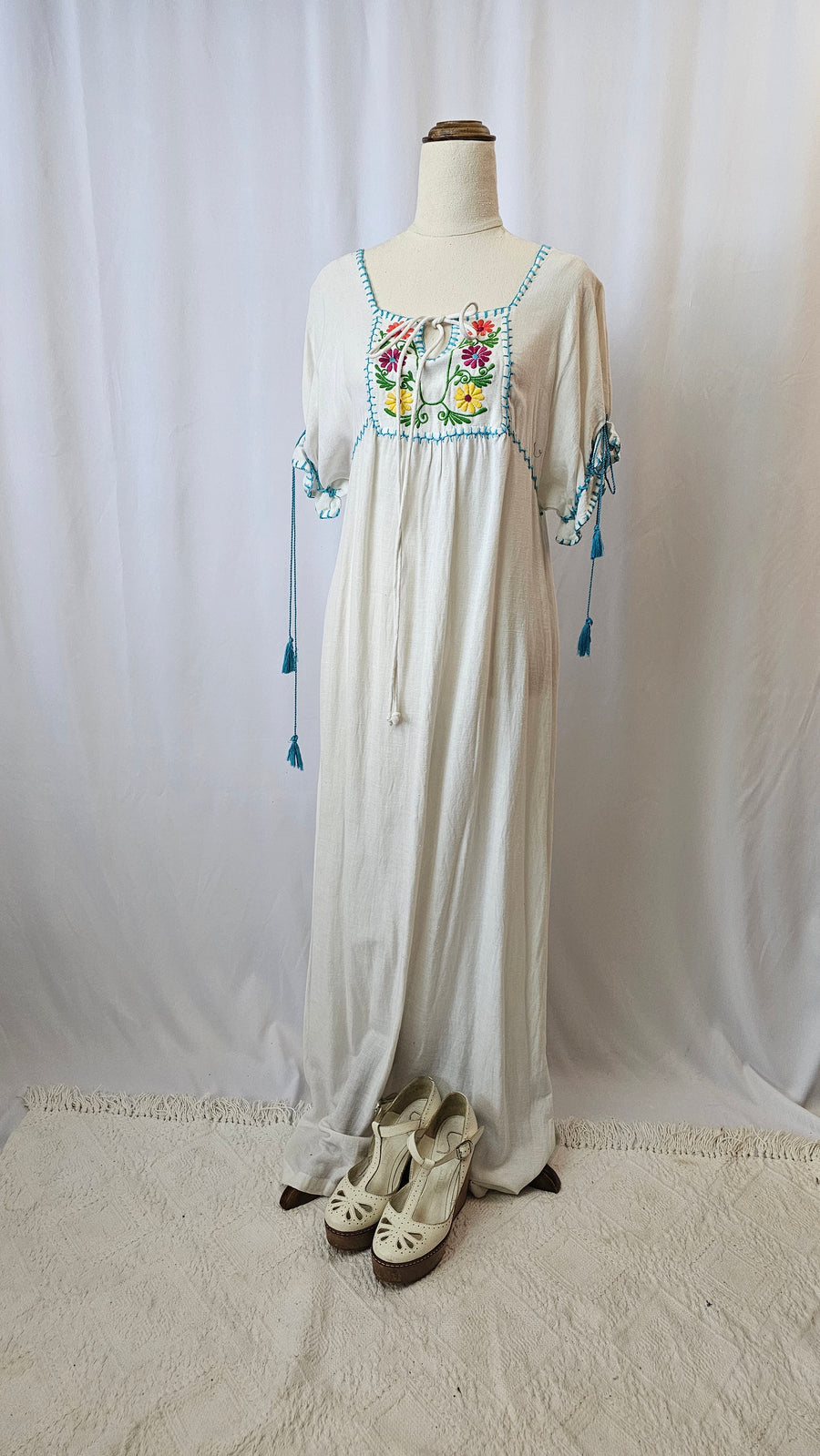 VINTAGE 70S EMBROIDERED FOLK DRESS L