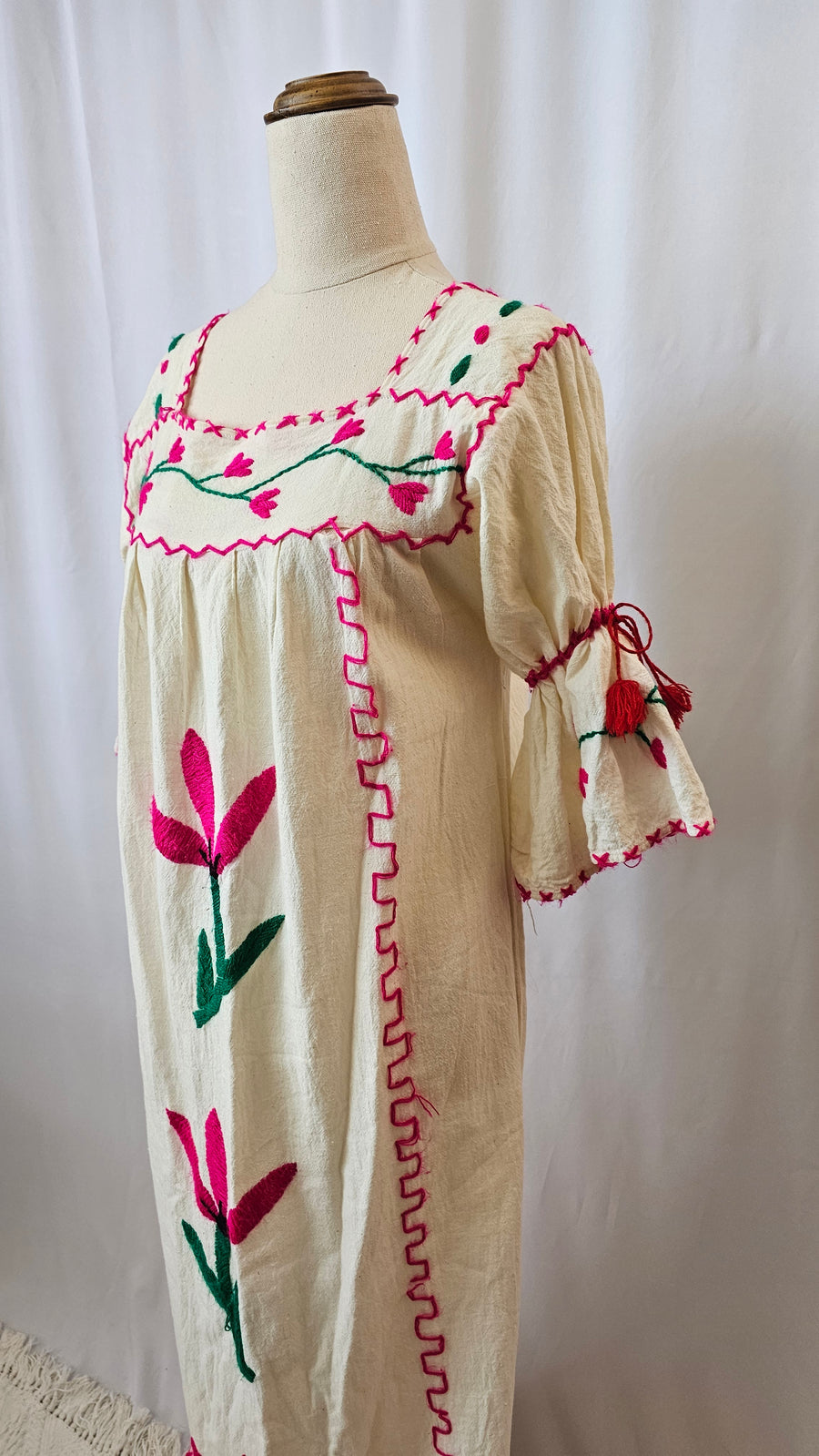 VINTAGE MEXICAN COTTON EMBROIDEERED DRESS M