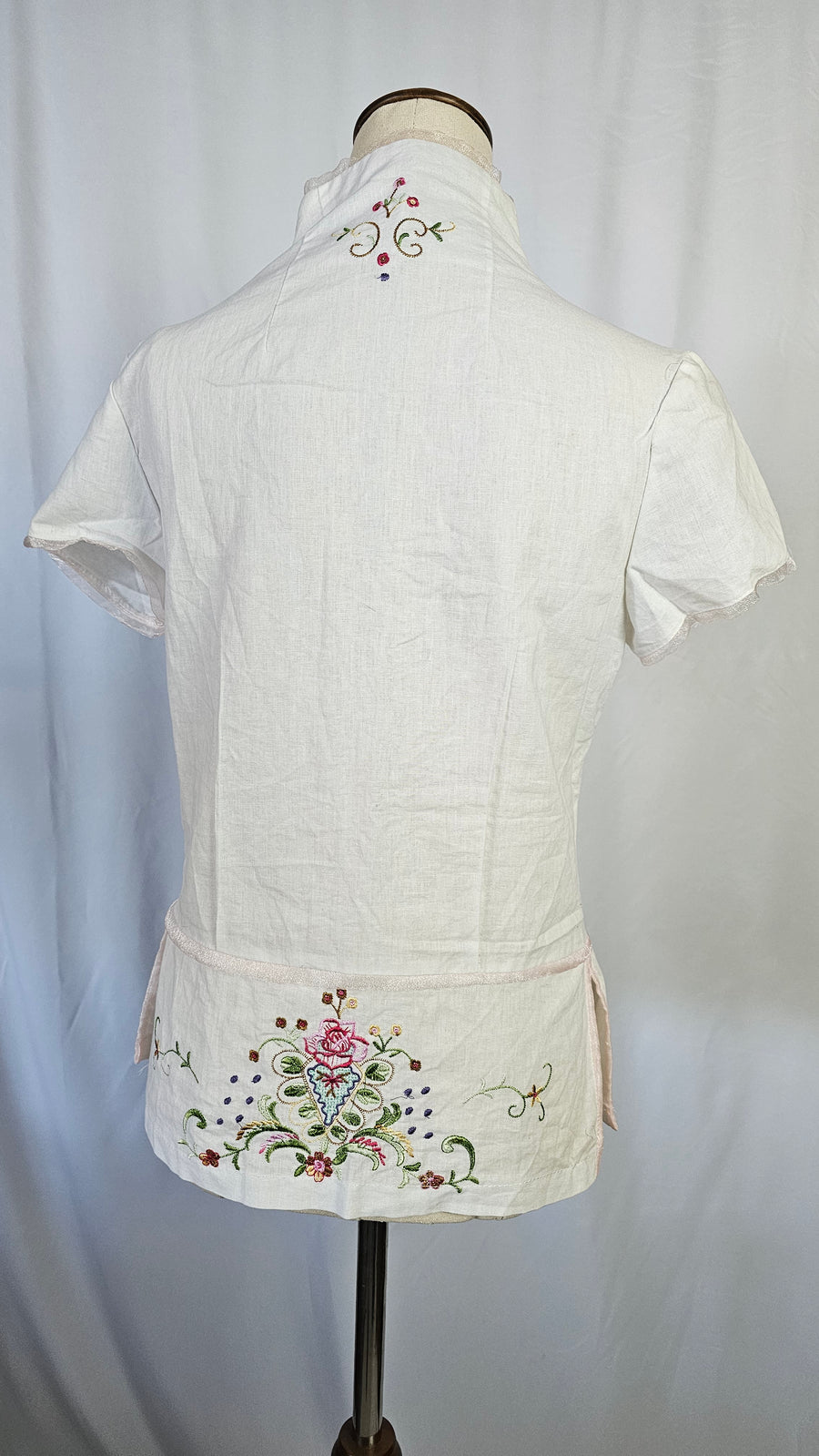 Hand-Embroidered Cotton Blouse – Size Small fot small 8