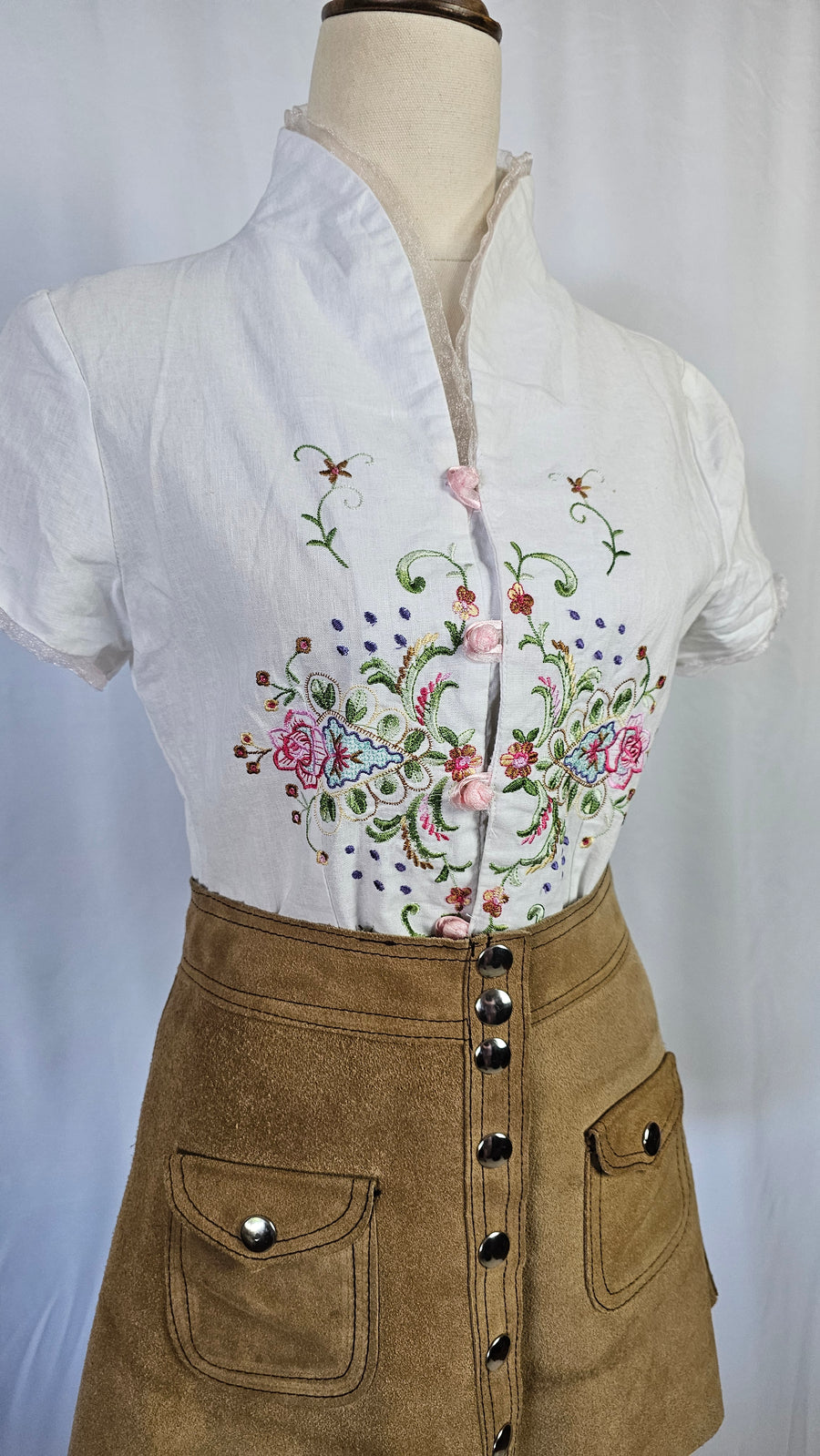 Hand-Embroidered Cotton Blouse – Size Small fot small 8