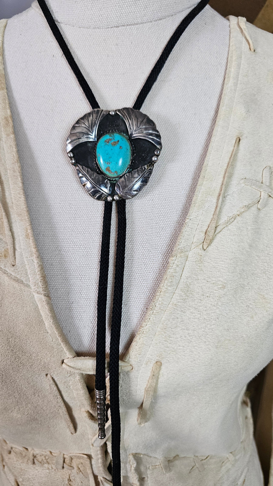 Vintage Bennett Pat. Pending Turquoise Bolo Tie – A Collector's Treasure