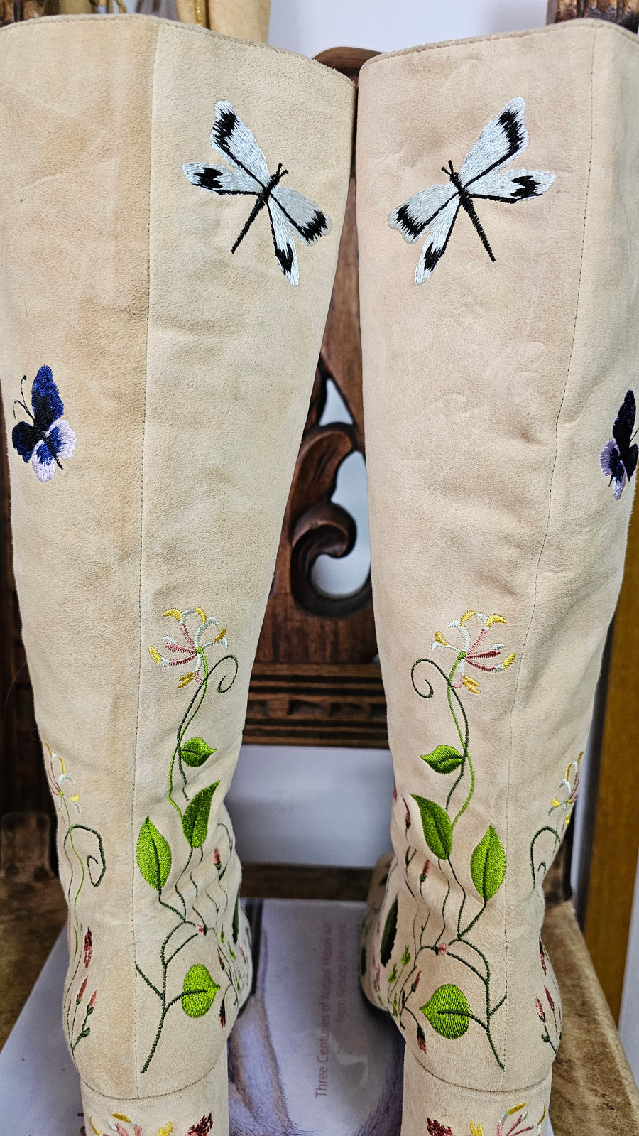 EMBROIDERED BONE LEATHER BOOTS 36