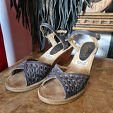 Vintage Ladies Woven Leather Wedge Shoes – Size 8.5B