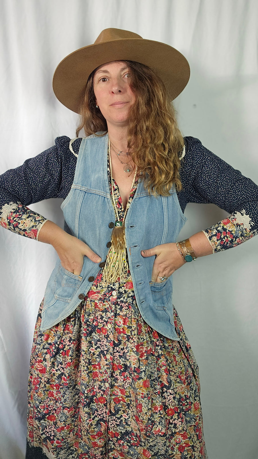 GENUINE VINTAGE 70s  denim vest with button-up 10/12