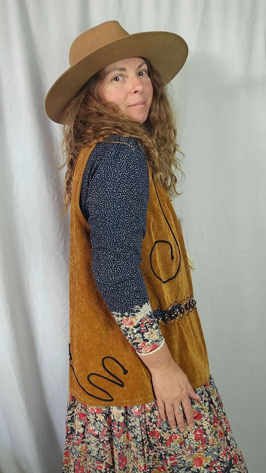 Vintage 1970s Velvet Vest with Beaded Trim – Boho Festival Style