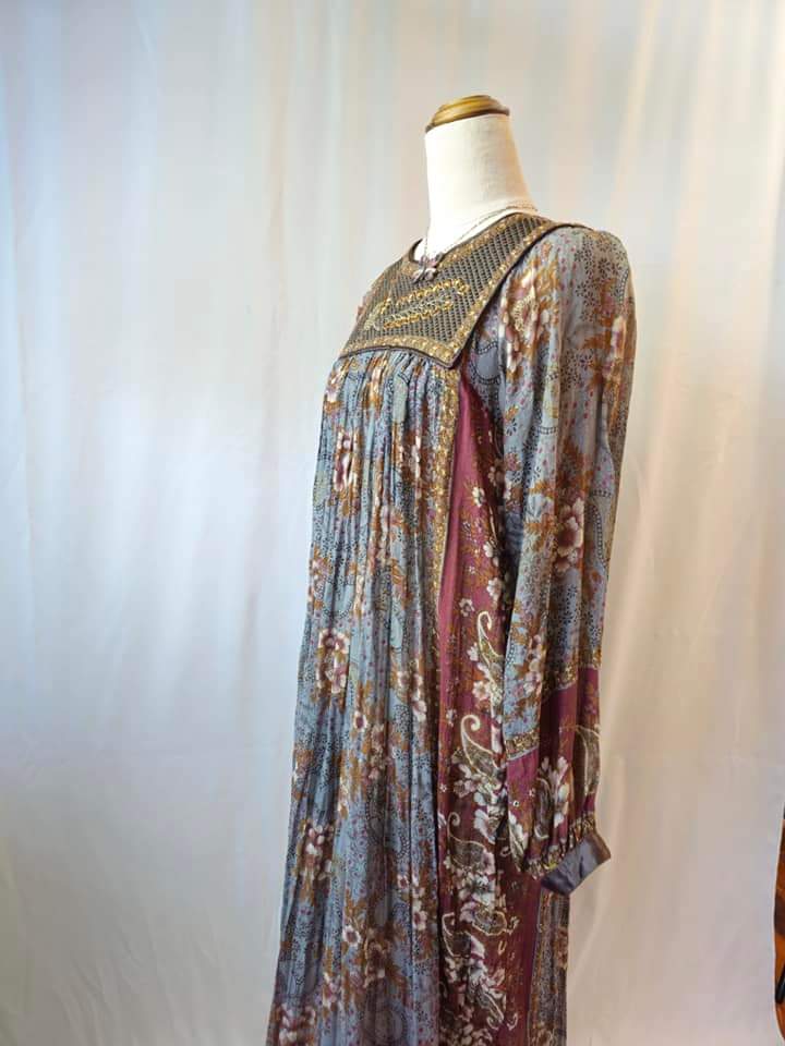 Very RARE Vintage Indian floral cotton peacock dress  one of a kind! 8/10/12