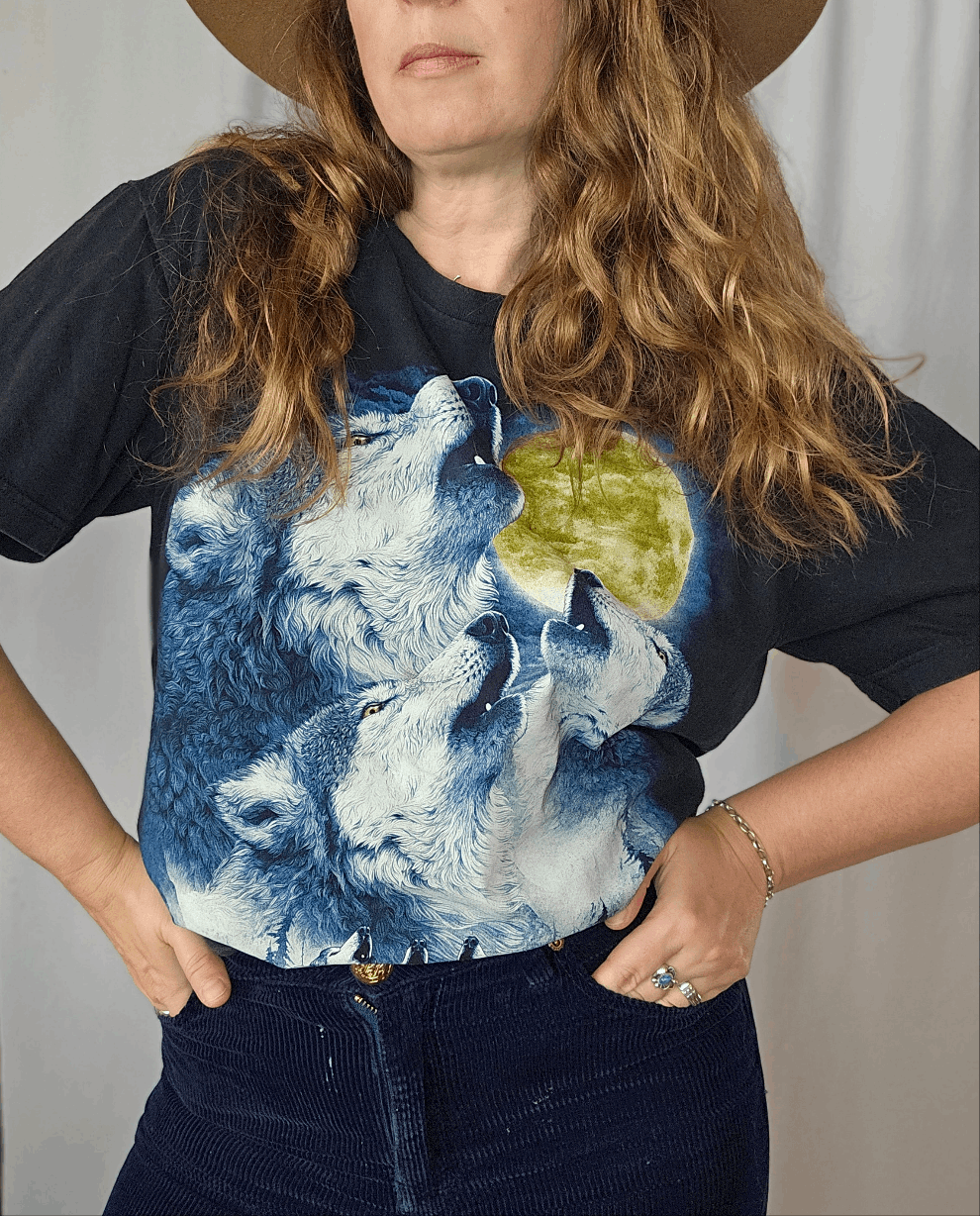 Vintage Wolf Moon Tee – Size L