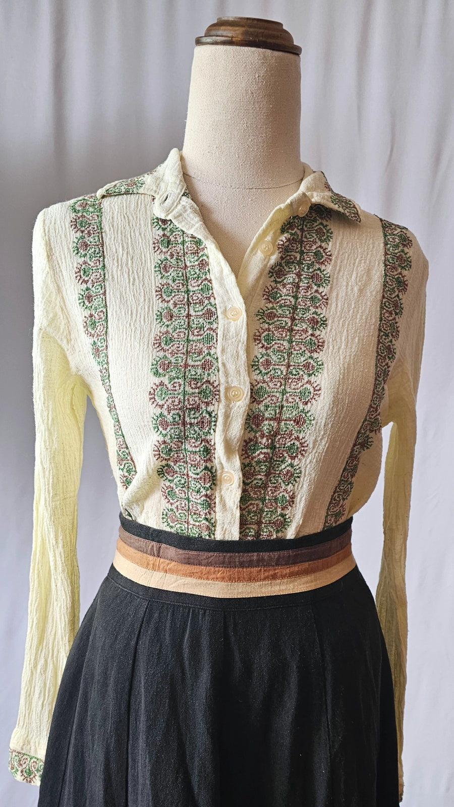 VINTAGE 1970s cheesecloth cotton embroidered shirt size 8/10 (10tag)