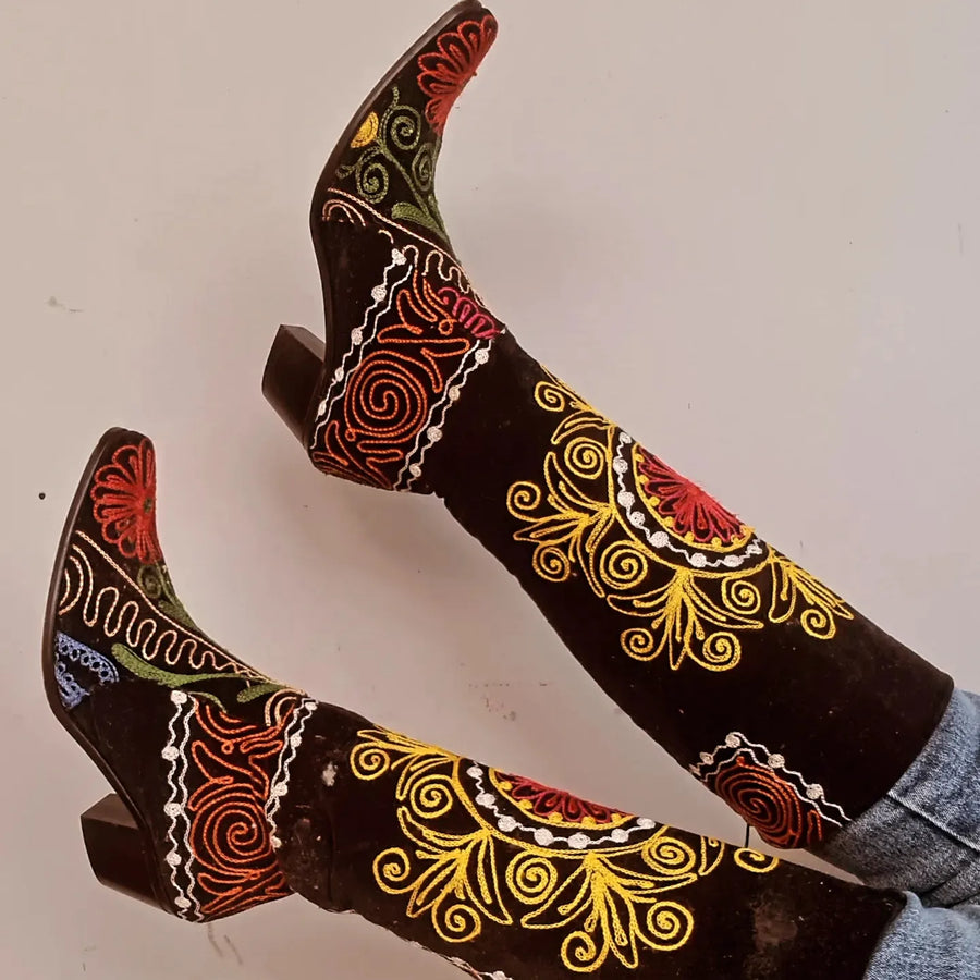 Women’s embroidered Leather Mexican boots Size 8/9