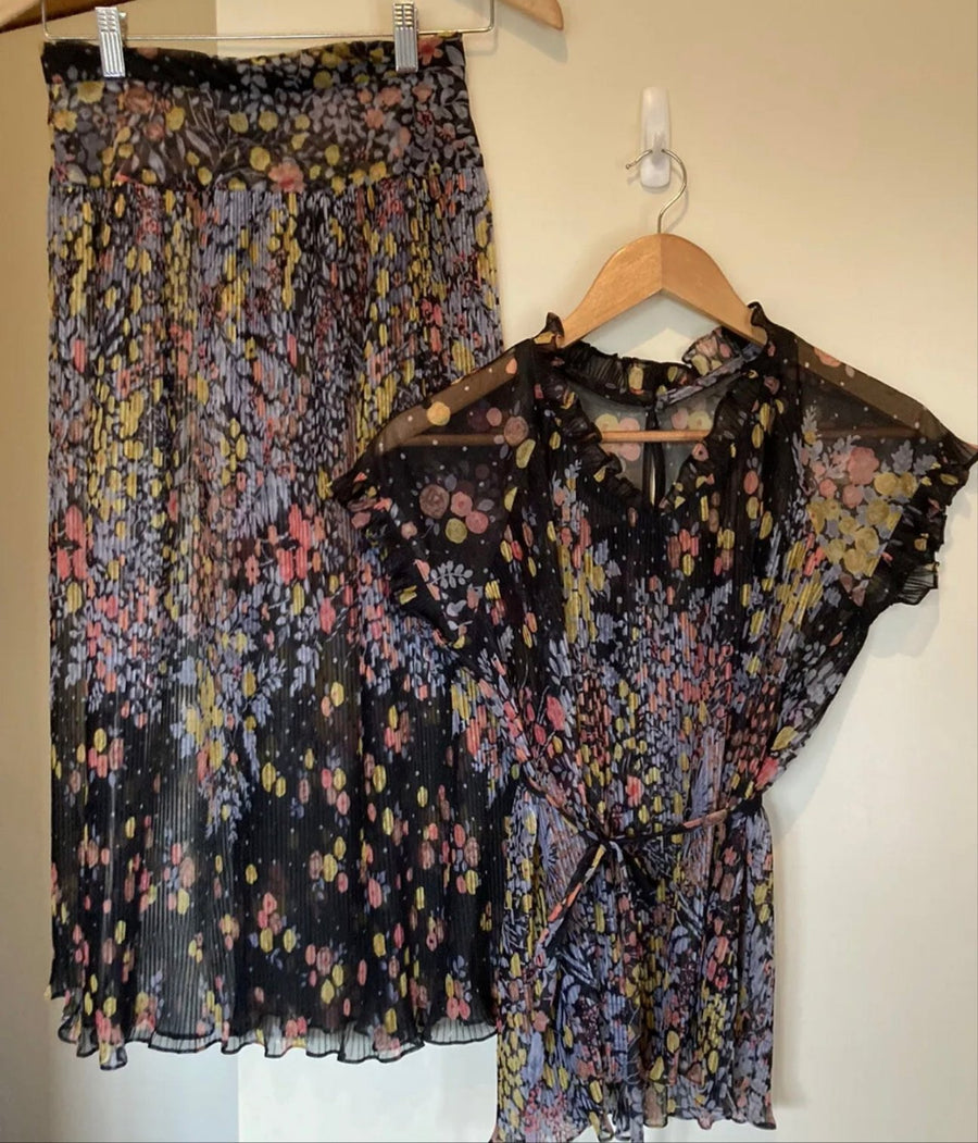 Vintage Woman’s Peer Gynt Top And Skirt Size Small