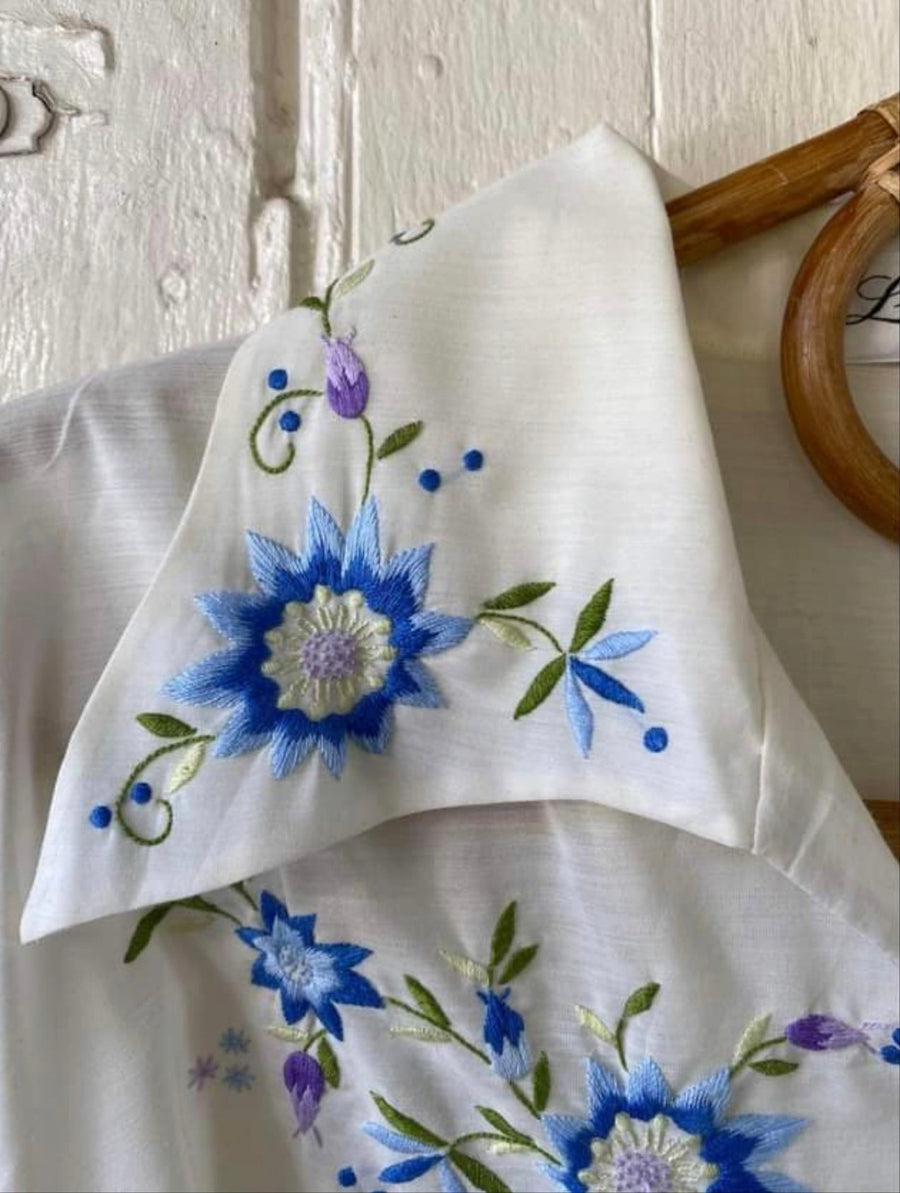 Vintage 70s cotton embroidered  blouse M/L