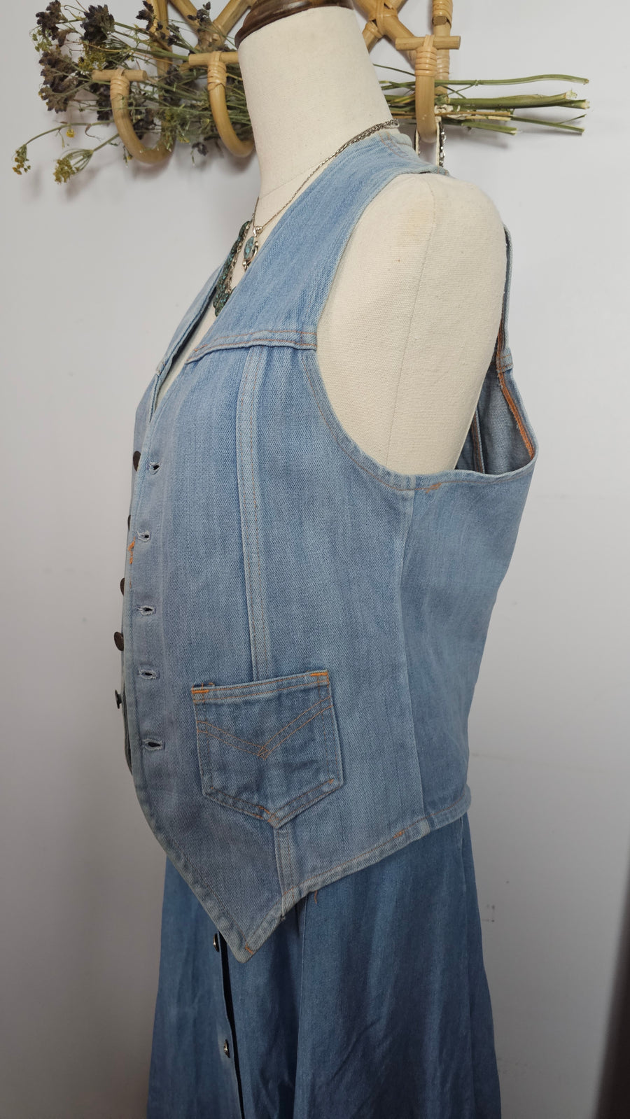 GENUINE VINTAGE 70s  denim vest with button-up 10/12