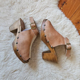 Vintage Leather/ Wood Clog Heels – Size 8