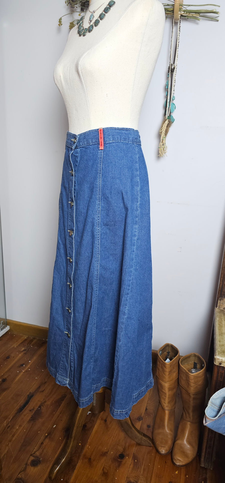 Vintage 90s Denim Button-Down Midi Skirt – Western Prairie Boho – Size 31 (AU 8/10)