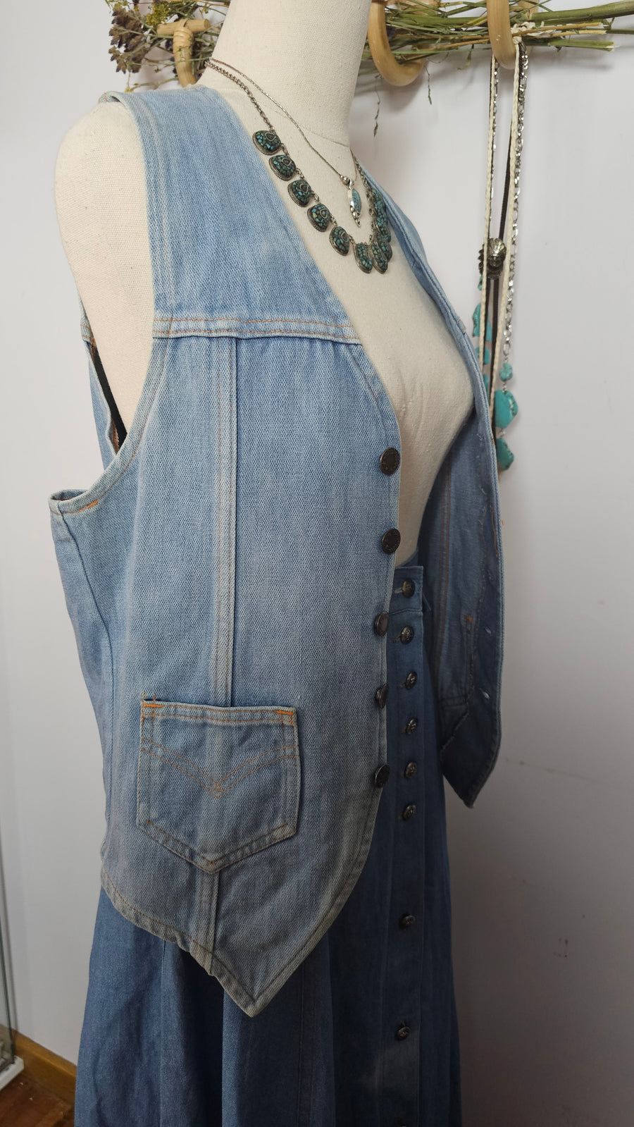 GENUINE VINTAGE 70s  denim vest with button-up 10/12