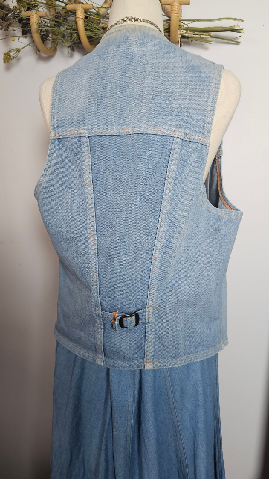 GENUINE VINTAGE 70s  denim vest with button-up 10/12