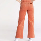 Wrangler Hi Bells – Saffron Corduroy – Size 9