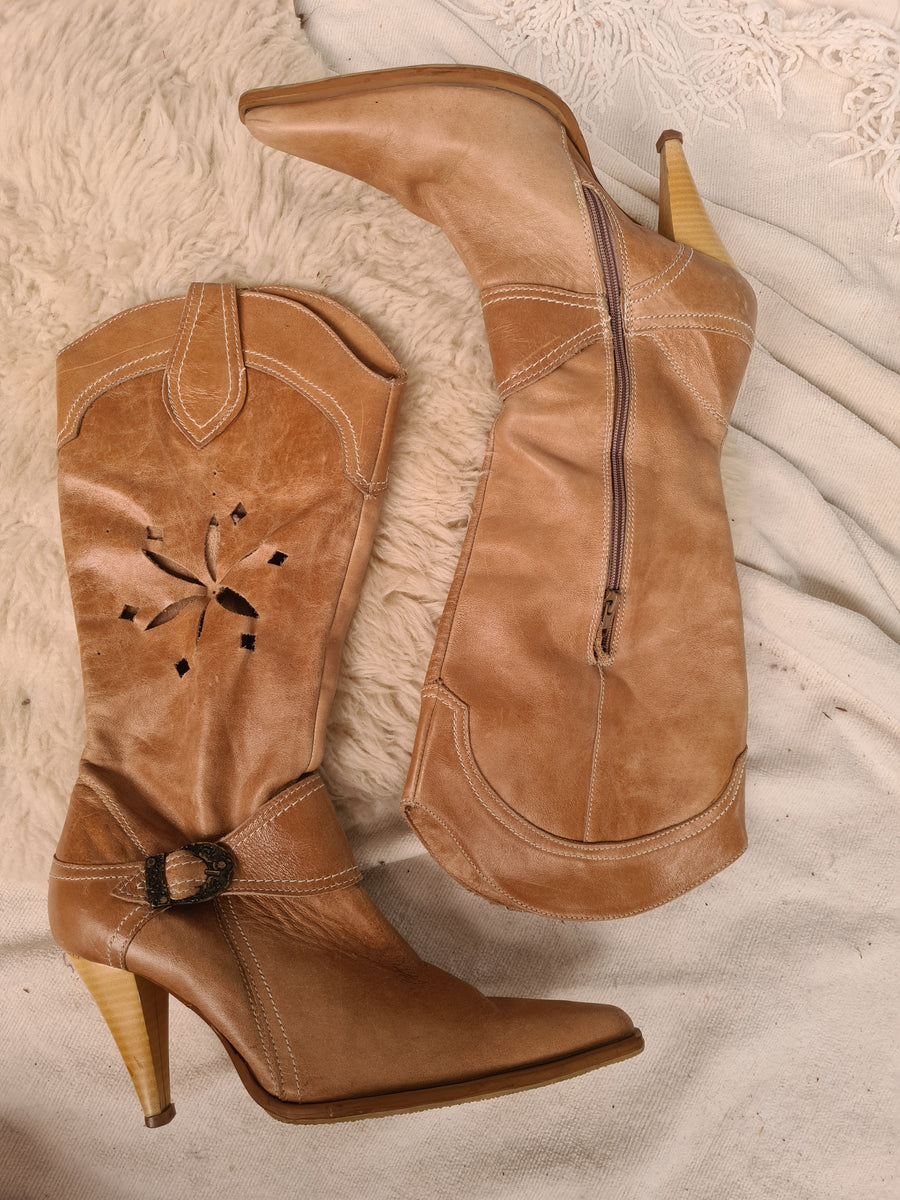 Chilean Beige Leather Boots Size 9 - Devils the Angel